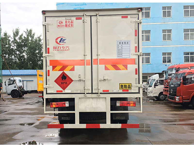 解放6米2(9.9噸)爆破器材車