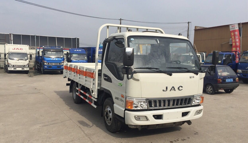 江淮駿鈴4.1米(額載3.8噸)氣瓶車(chē)