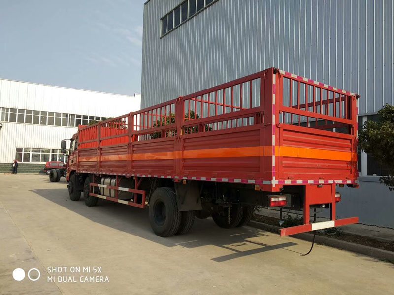 東風(fēng)9.5米(15.3噸)氣瓶車